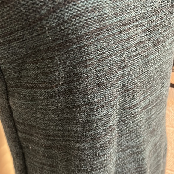 BANANA REPUBLIC S sleeveless turtleneck hi-low sweater in green and black - Picture 3 of 10